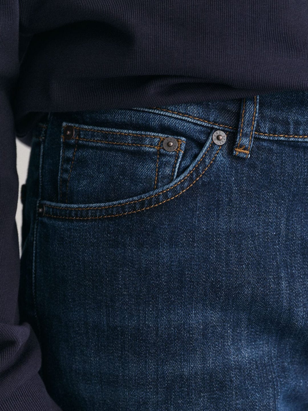 Gant Men Blue Regular Fit Washed Jeans - Image 4