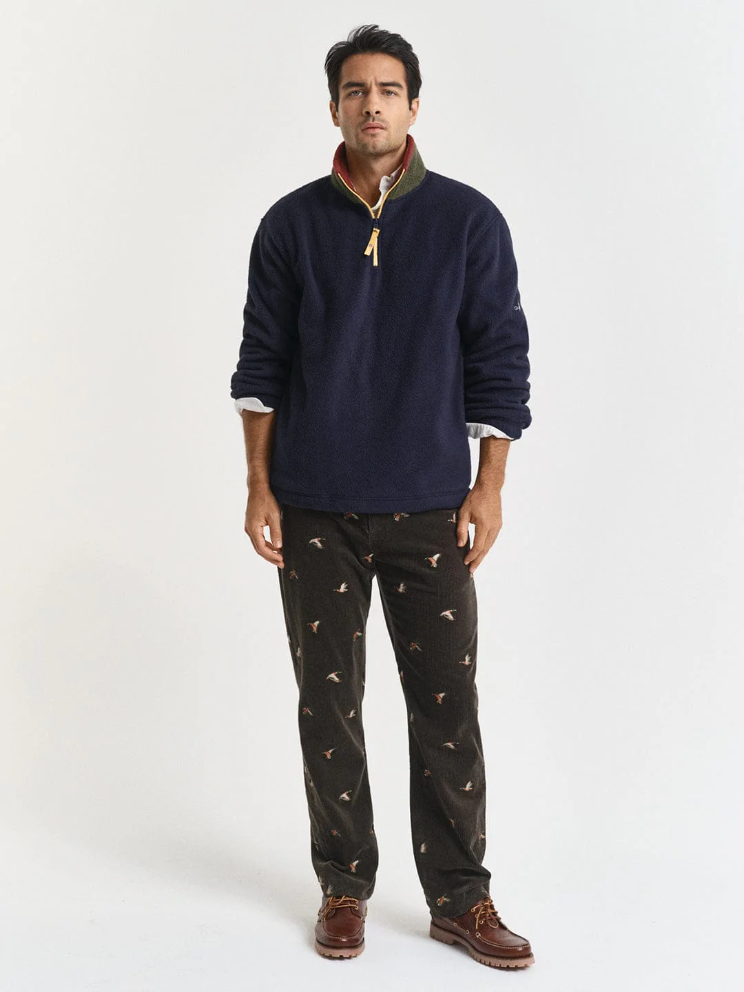 Gant Men Green Straight Fit Solid Trouser - Image 4
