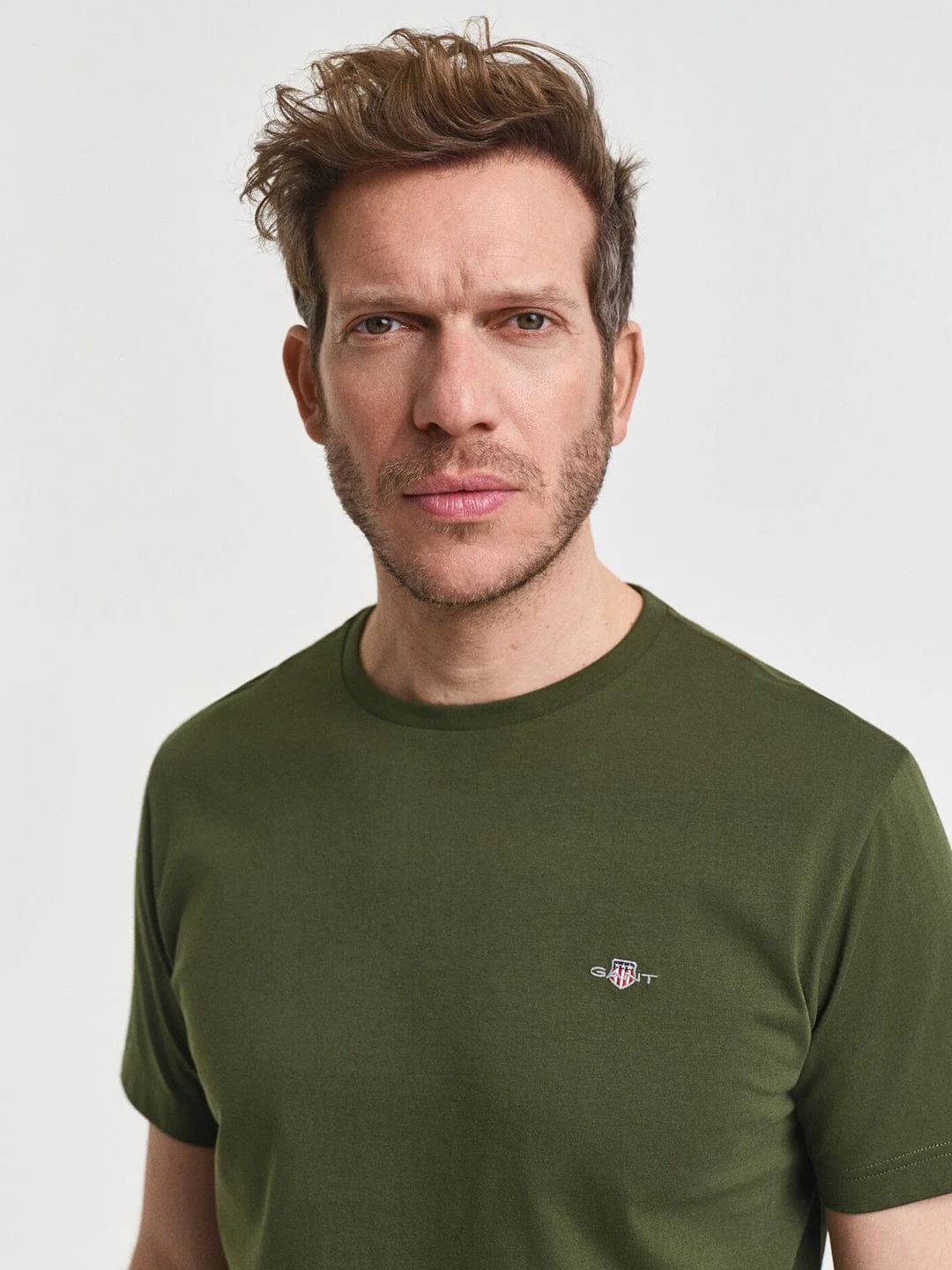 Gant Men Green Solid Crew Neck Tshirt - Image 2