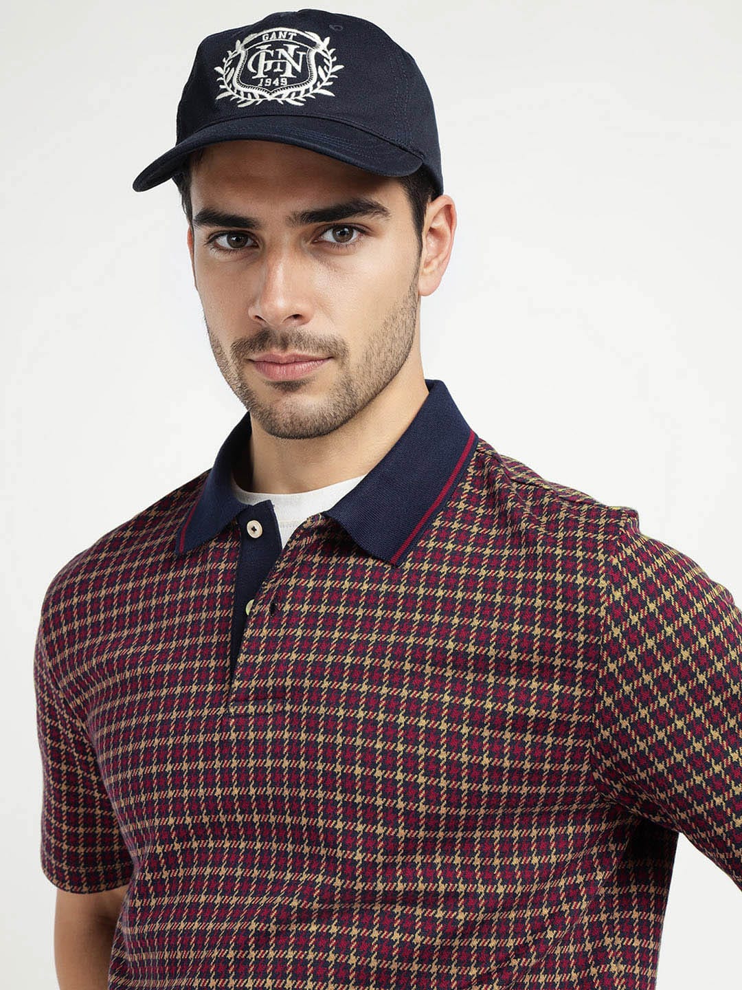 Gant Men Wine/Beige Solid Polo Tshirt - Image 4