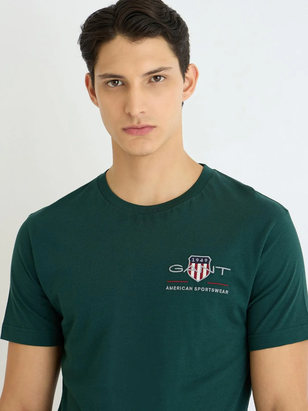 Gant Men Green Solid Crew Neck Tshirt - Image 2