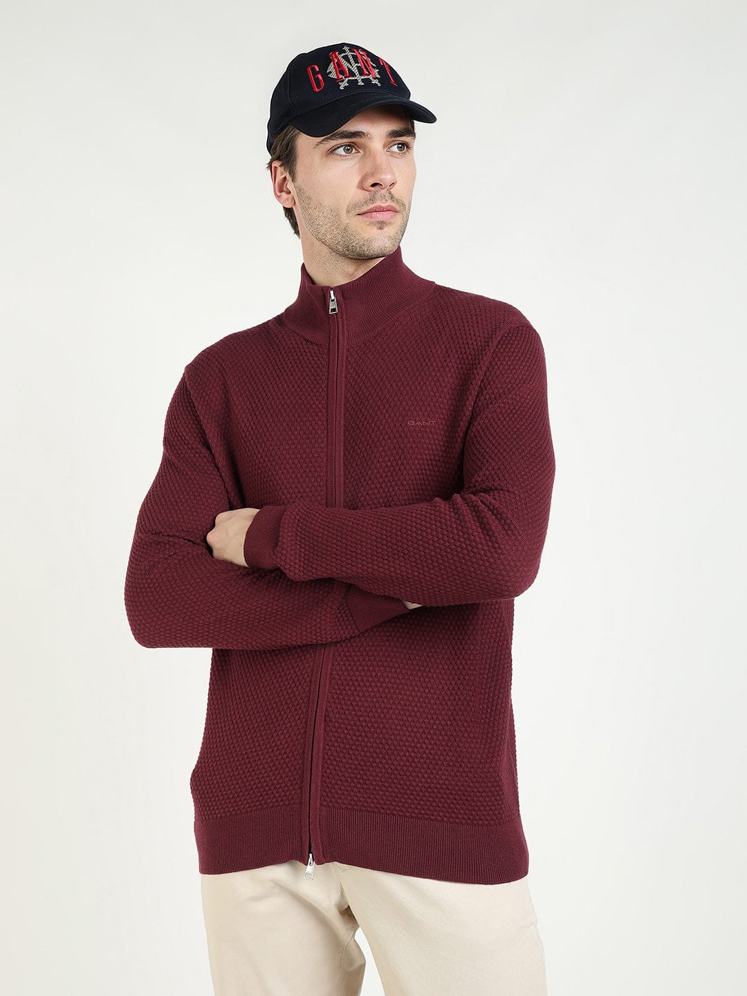 Gant Men Red Solid Collar Sweater - Image 3