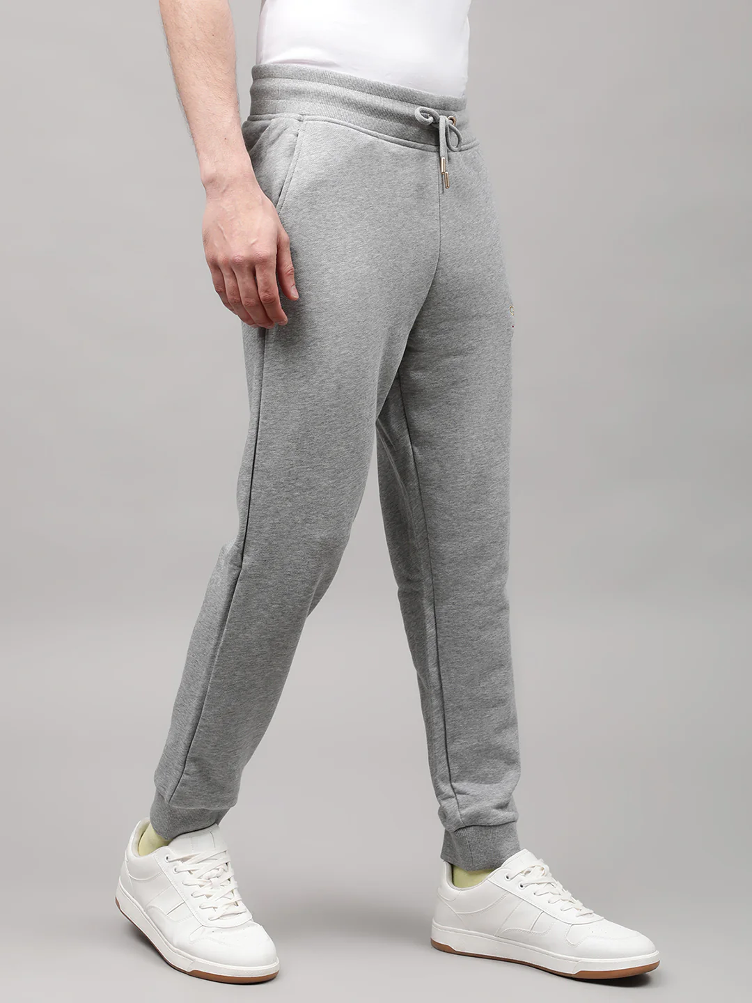 Gant Men Grey Solid Cotton Jogger - Image 4