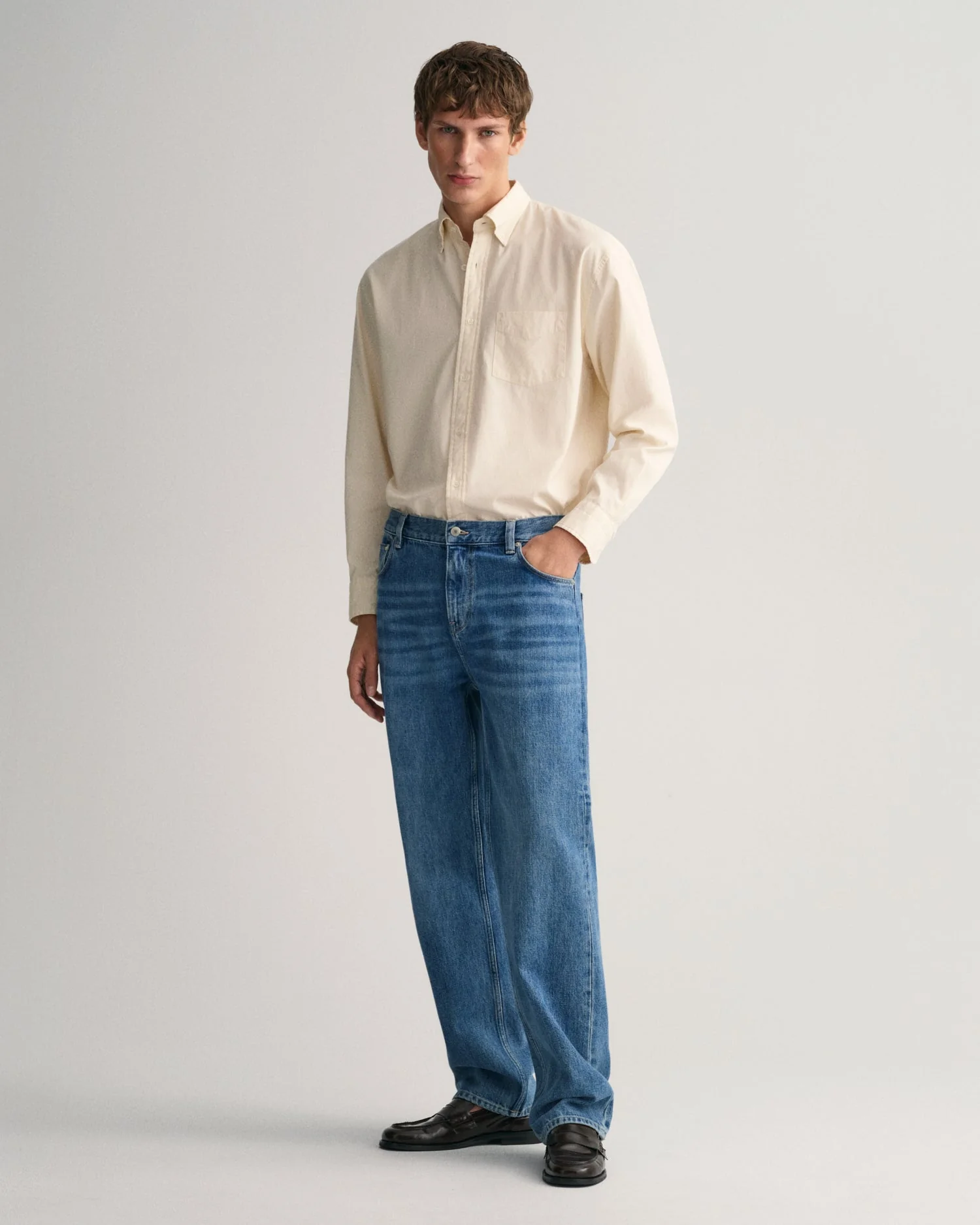 Gant Men Relaxed Fit Light Fade Clean Look Cotton Jeans - Image 2