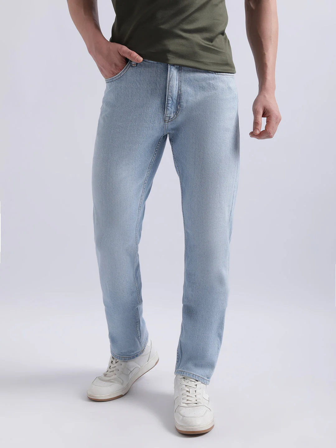 Gant Men Mid-Rise Heavy Fade Clean Look Jeans - Image 4