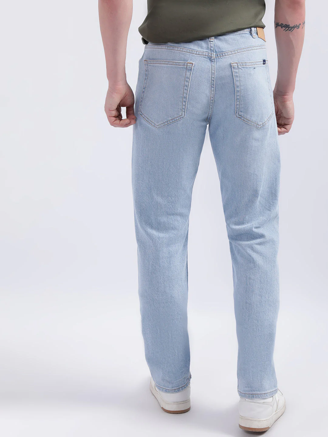 Gant Men Mid-Rise Heavy Fade Clean Look Jeans - Image 6