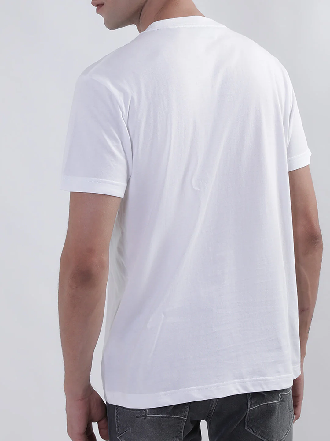 Gant White Logo Regular Fit Tshirt - Image 4