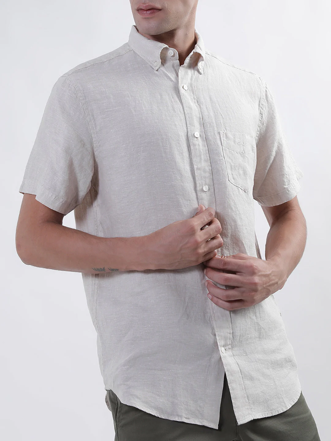 Gant Men Beige Regular Fit Solid Linen Shirt - Image 3