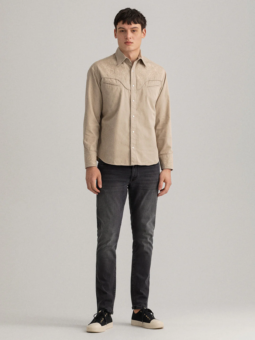 Gant Men Black Slim Fit Heavy Fade Jeans - Image 2