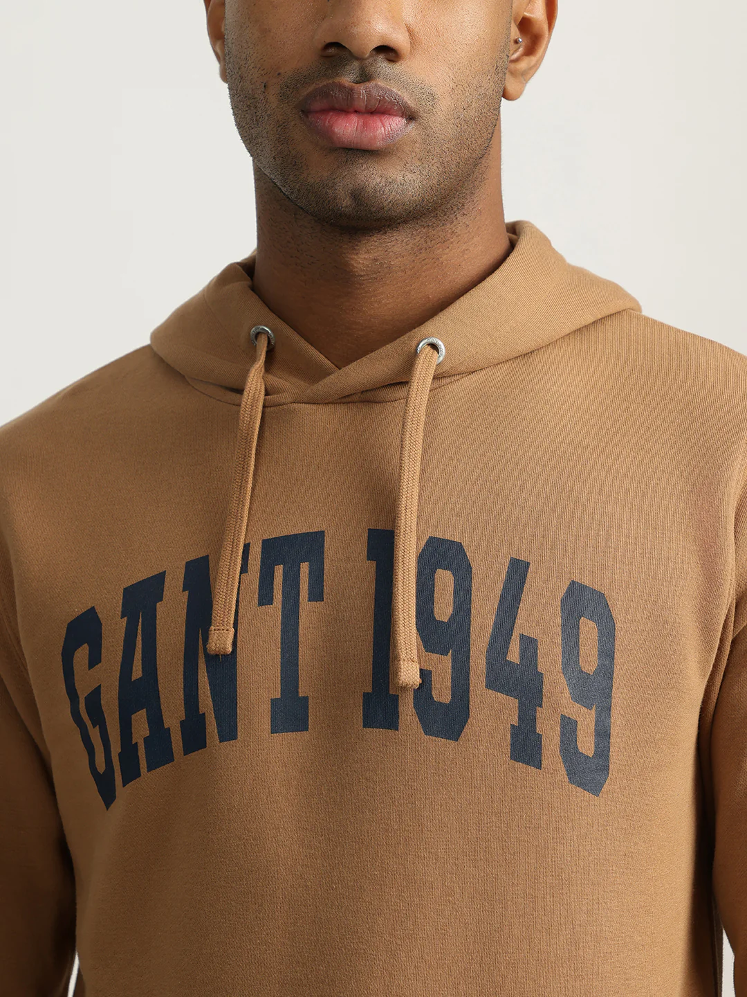 Gant Men Red Solid Hooded Sweatshirt - Image 6
