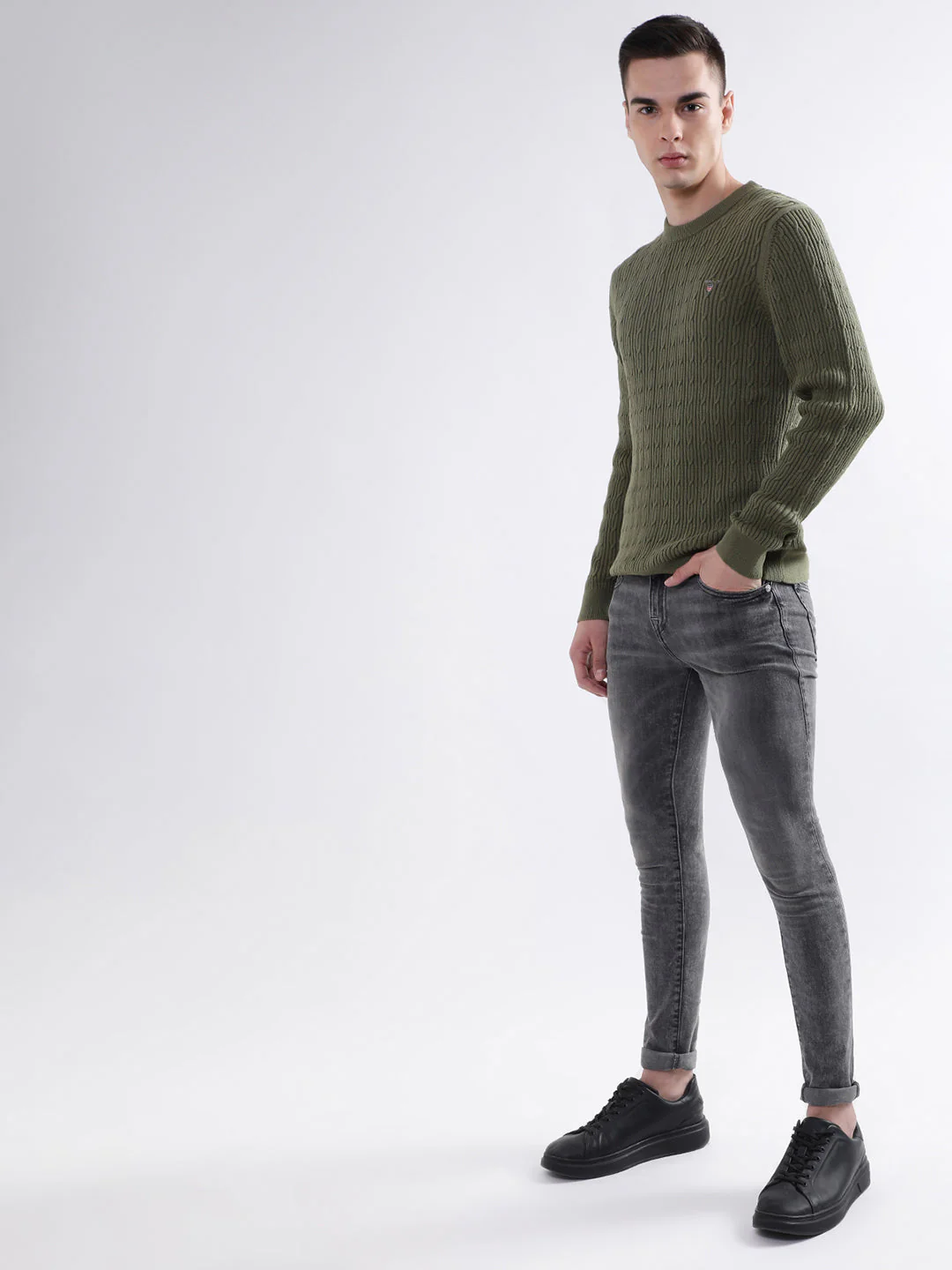 Gant Men Green Solid Round Neck Sweater - Image 5