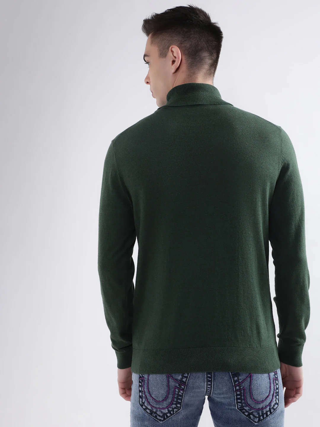 Gant Men Green Solid Round Neck Sweater - Image 2