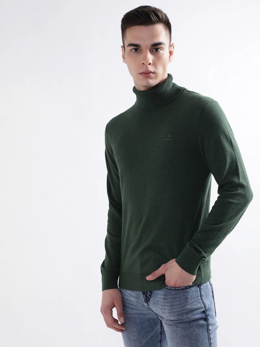 Gant Men Green Solid Round Neck Sweater - Image 3
