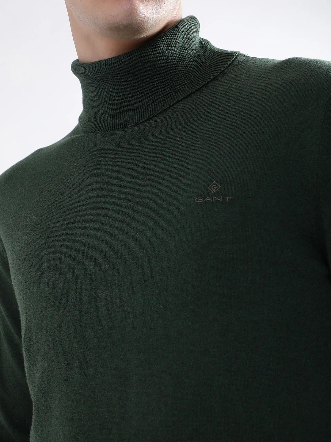 Gant Men Green Solid Round Neck Sweater - Image 6