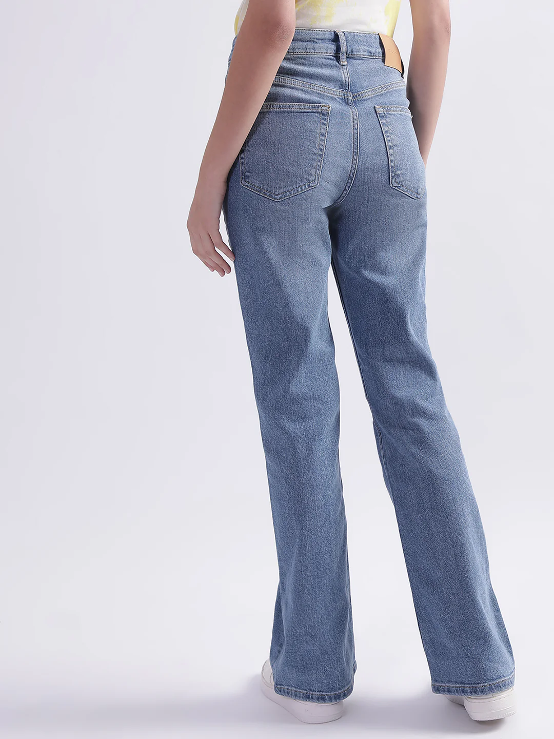 Gant Women High-Rise Heavy Fade Jeans - Image 3