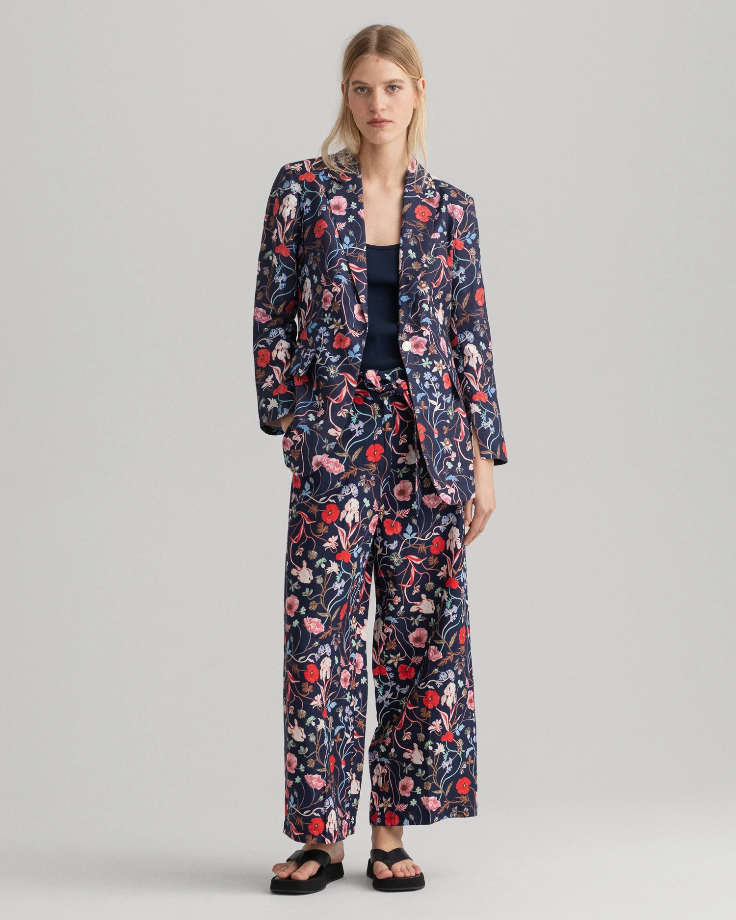 Gant Women Blue Floral Printed Trouser - Image 4