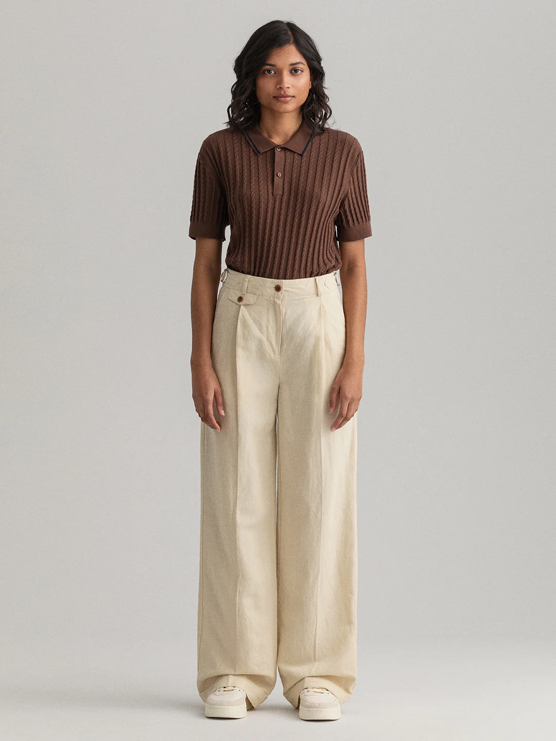 Gant Women Beige Solid Pleated Trouser - Image 2