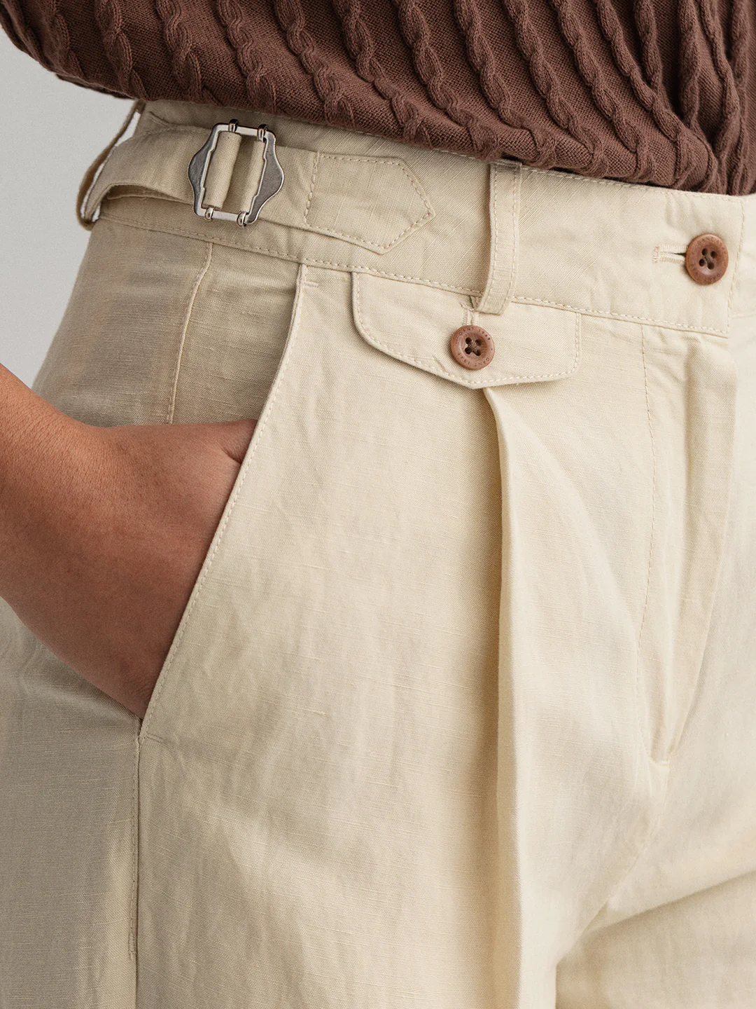 Gant Women Beige Solid Pleated Trouser - Image 3