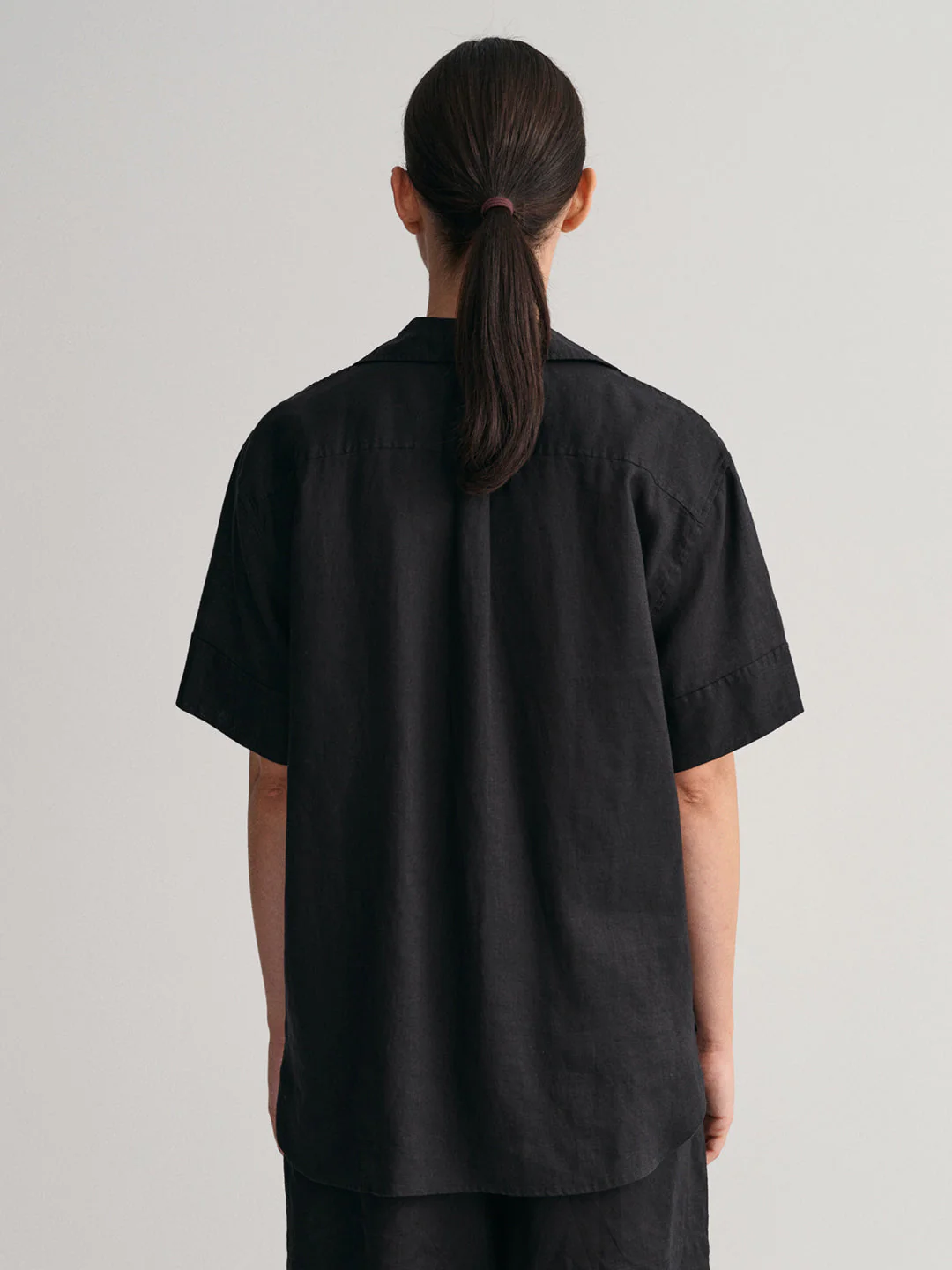 Gant Women Black Relaxed Fit Solid Linen Shirt - Image 4