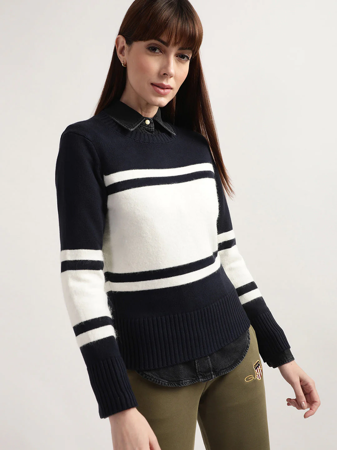 Gant Women Navy Blue  White Colourblocked Wool Pullover - Image 4
