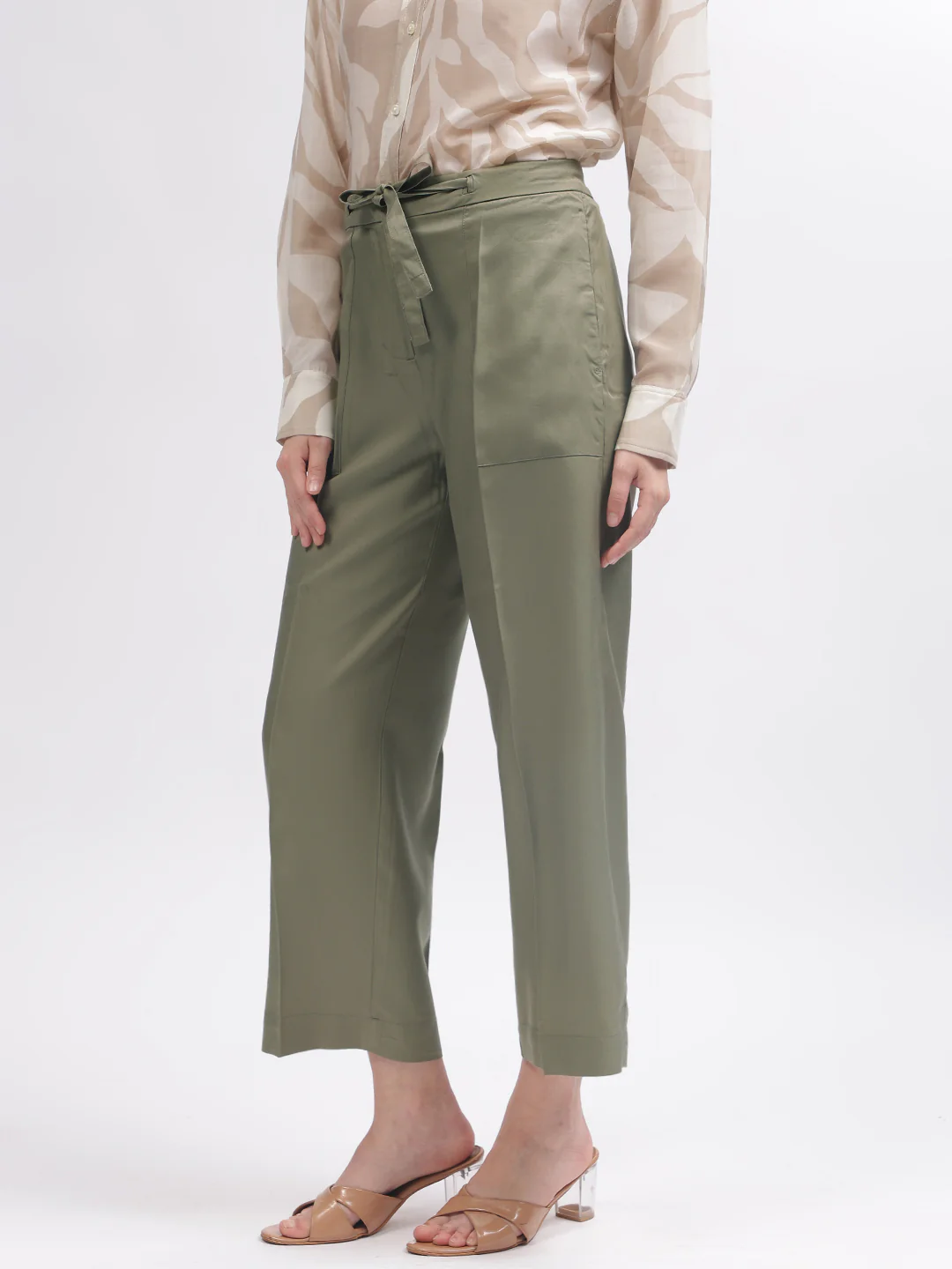 Gant Women Green Solid Relaxed Fit Trouser - Image 2