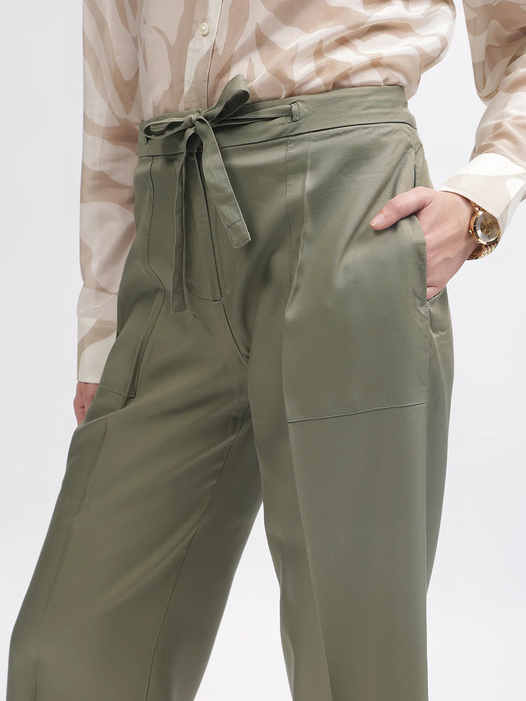Gant Women Green Solid Relaxed Fit Trouser - Image 5