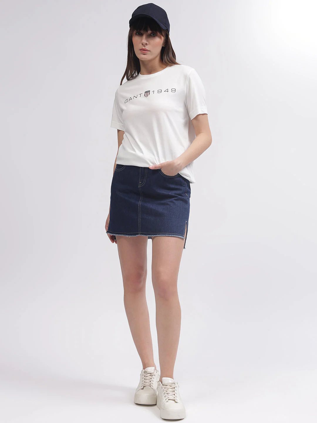 Gant Women White Solid Round Neck Short Sleeves T-shirt - Image 5