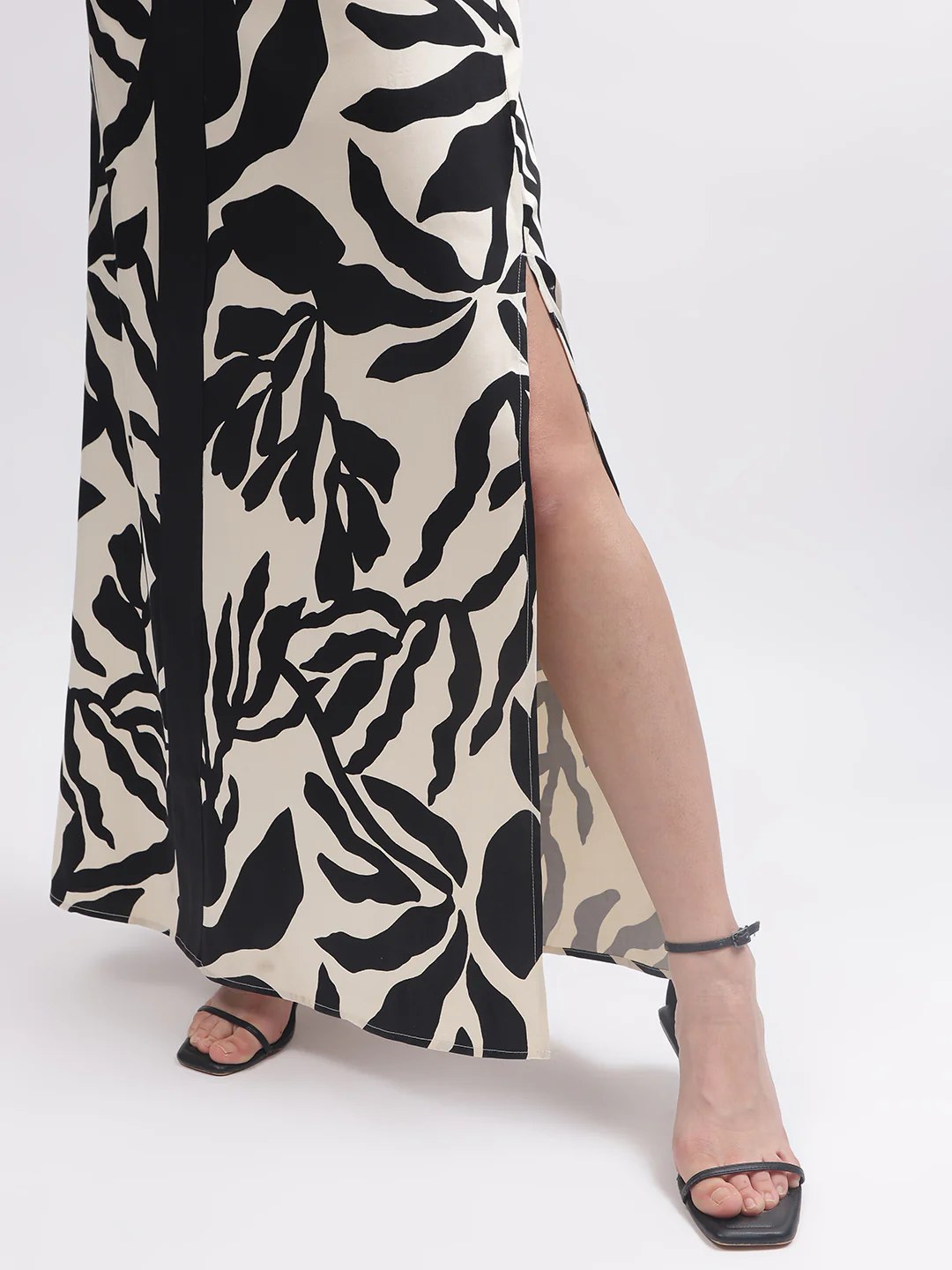 Gant Women Beige Printed V Neck Shoulder Straps Dress - Image 7