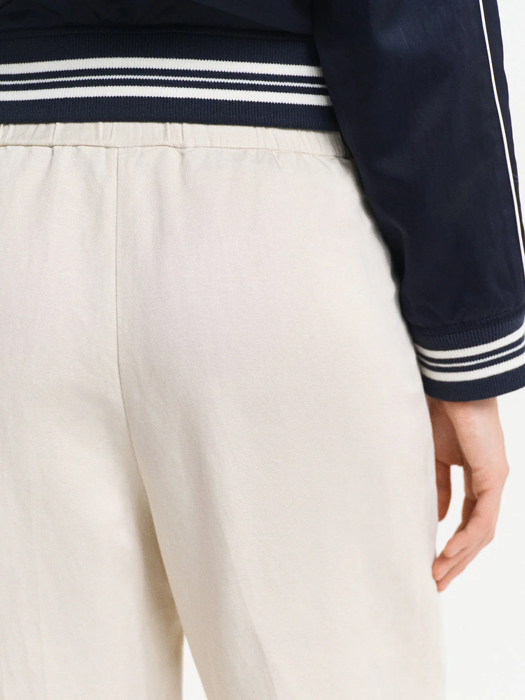 Gant Women Beige Relaxed Fit Wide Leg Trouser - Image 4