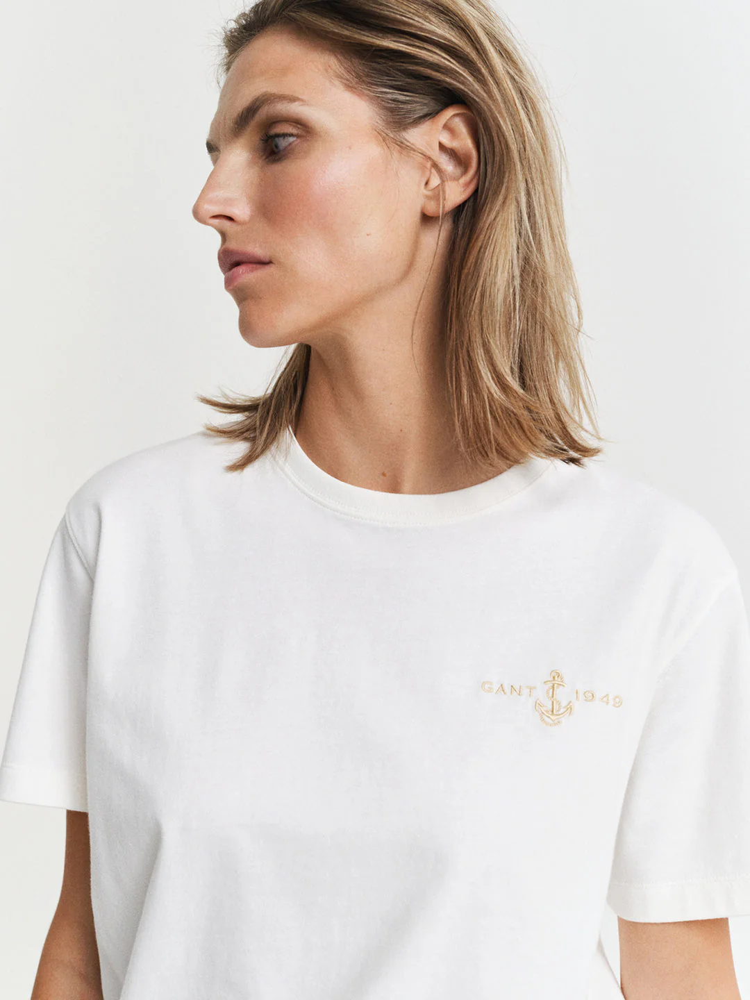 Gant Women White Solid Round Neck Short Sleeves T-Shirt - Image 3