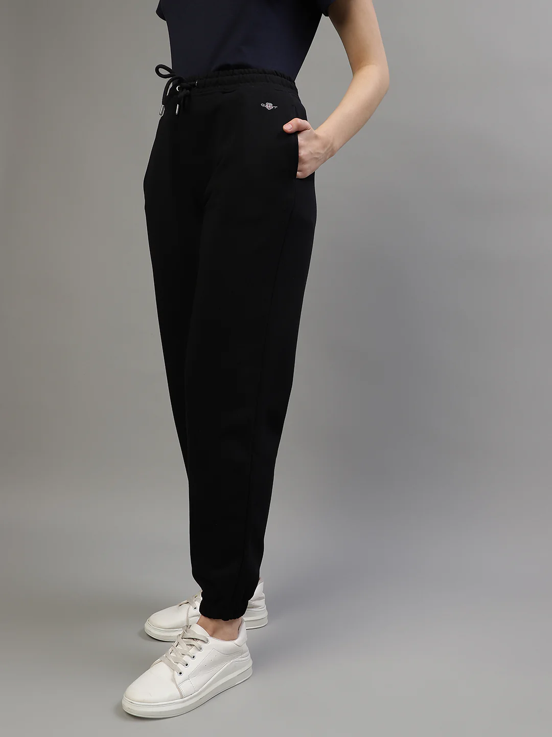 Gant Women Black Solid Relaxed Fit Track Pants - Image 3