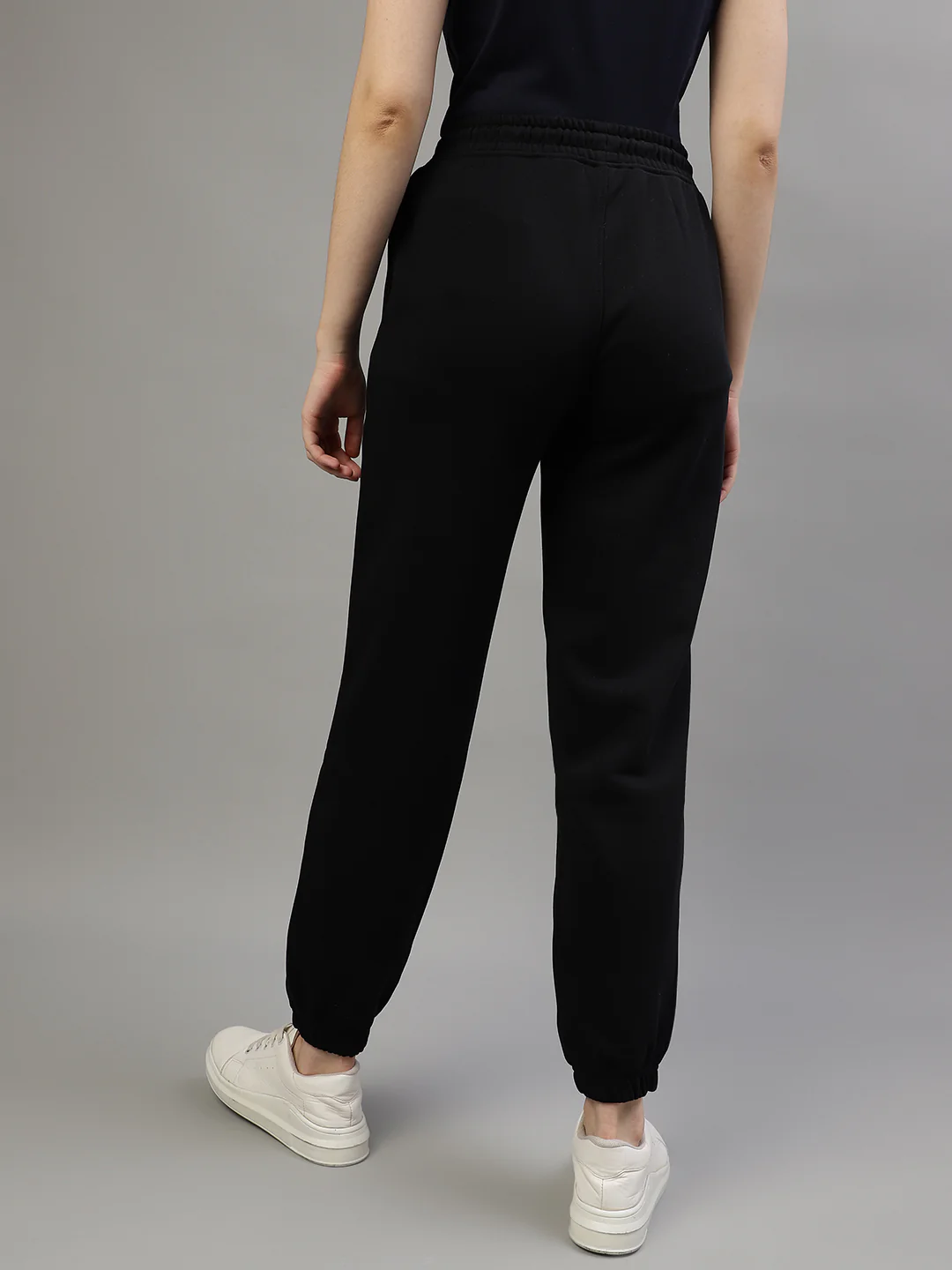 Gant Women Black Solid Relaxed Fit Track Pants - Image 4