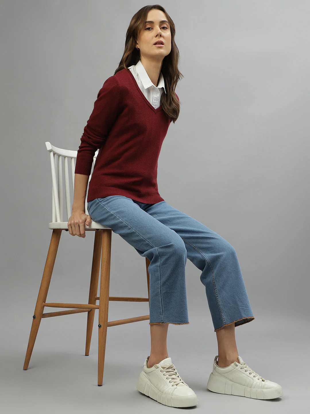 Gant Women Solid V-Neck Full Sleeves Sweater - Image 5