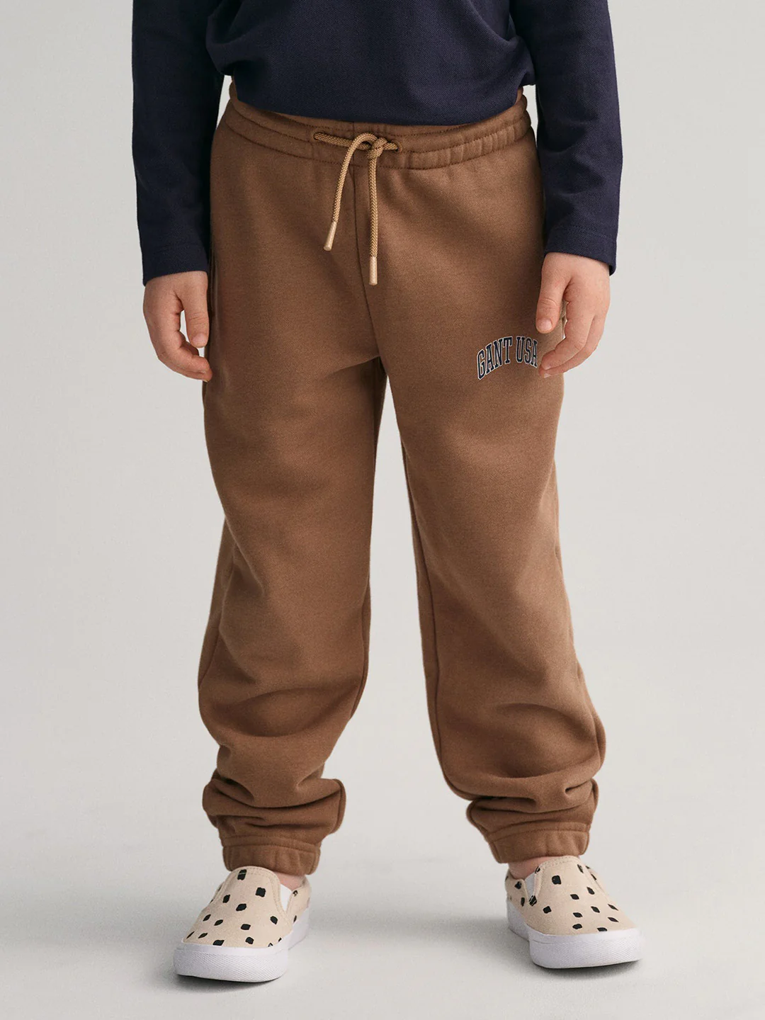 Gant Kids Brown Solid Relaxed Fit Sweatpant - Image 2