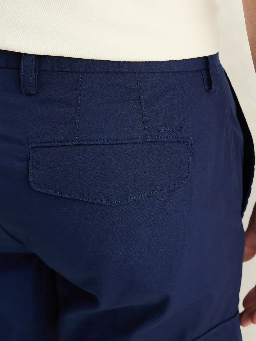 Gant Men Blue Solid Regular Fit Pure Cotton Trouser - Image 5