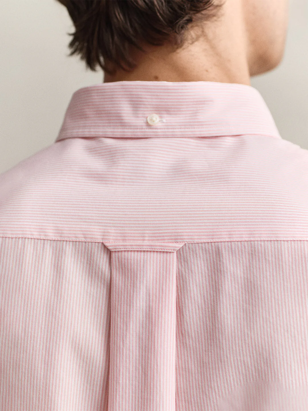 Gant Men Pink Striped Regular Fit Classic Poplin Shirt - Image 3