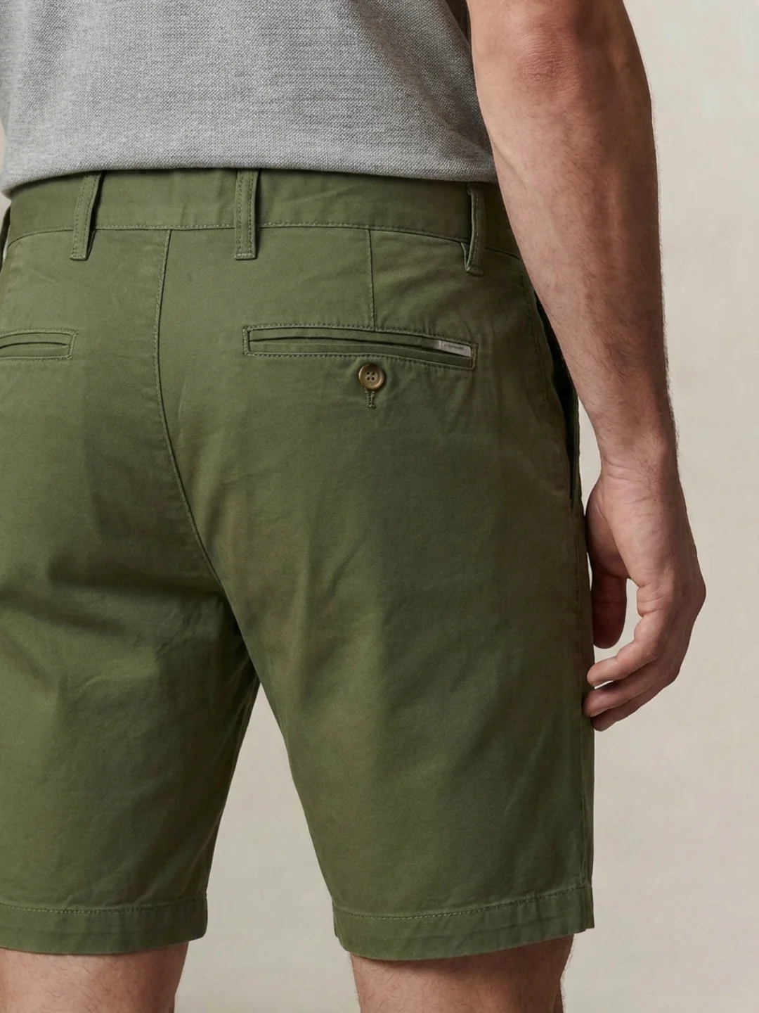 Gant Men Green Solid Regular Fit Shorts - Image 2