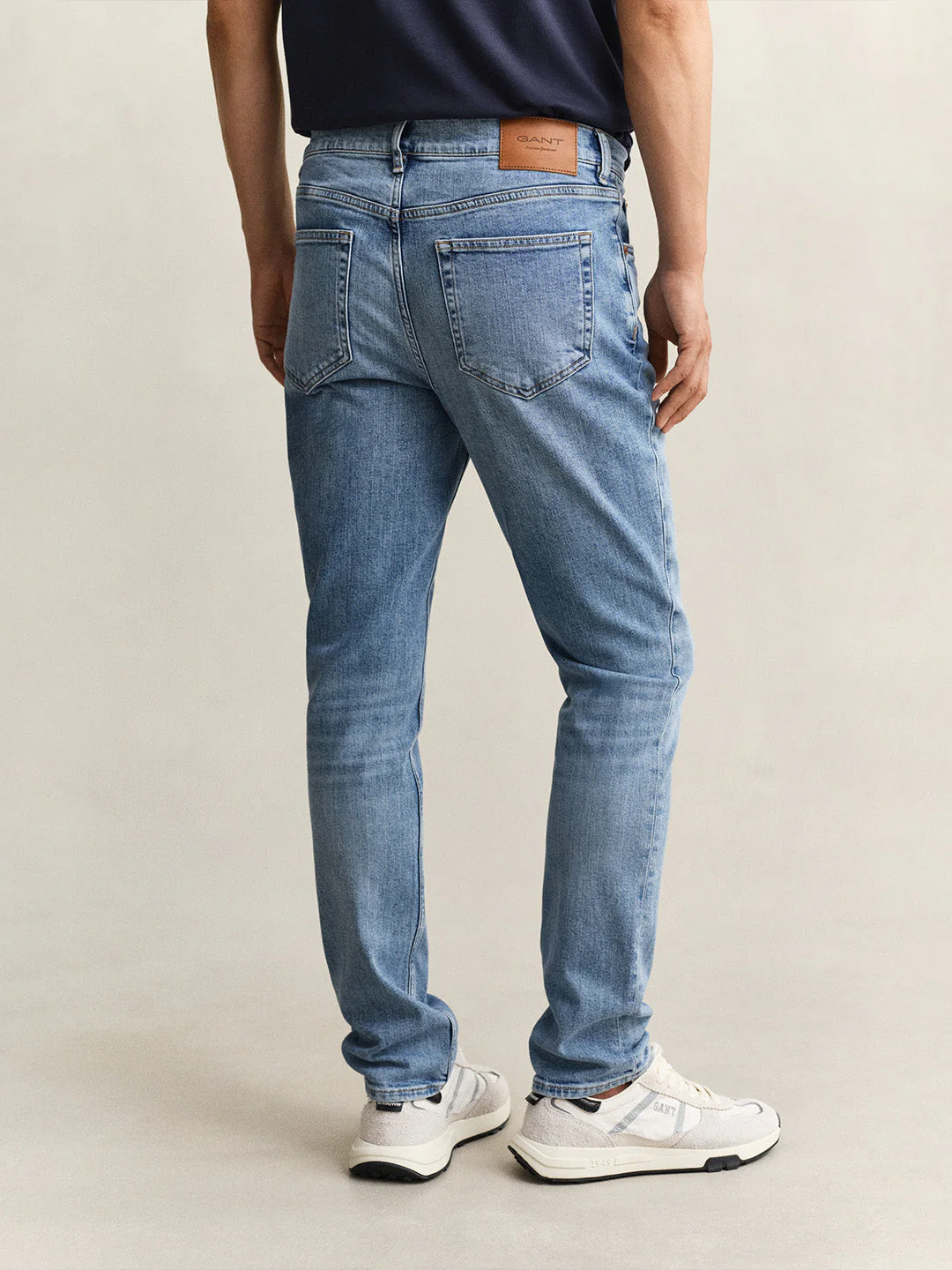 Gant Men Blue Solid Stretchable Slim Fit Jeans - Image 4