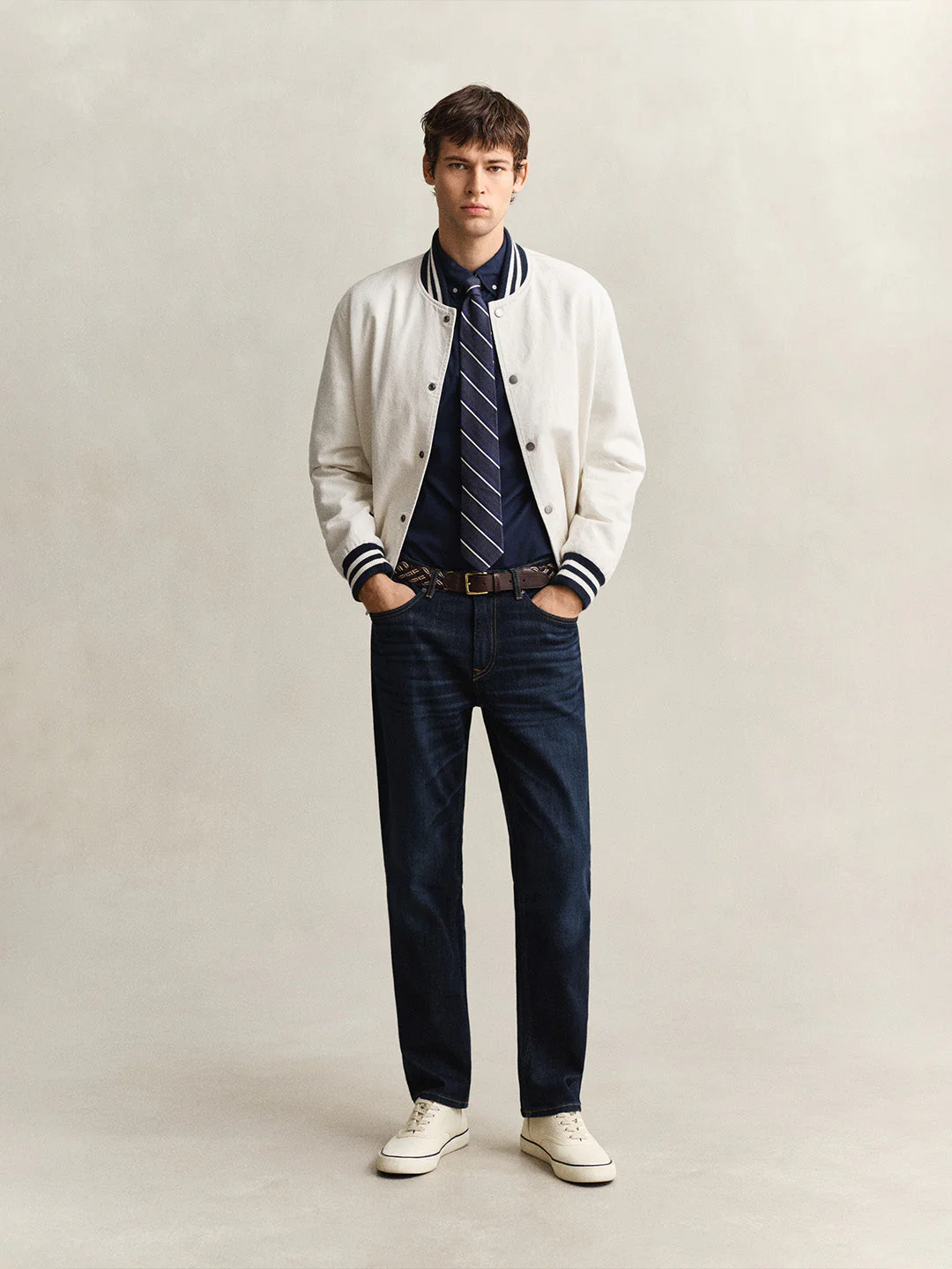 Gant Men Navy Blue Solid Stretchable Regular Fit Jeans - Image 4