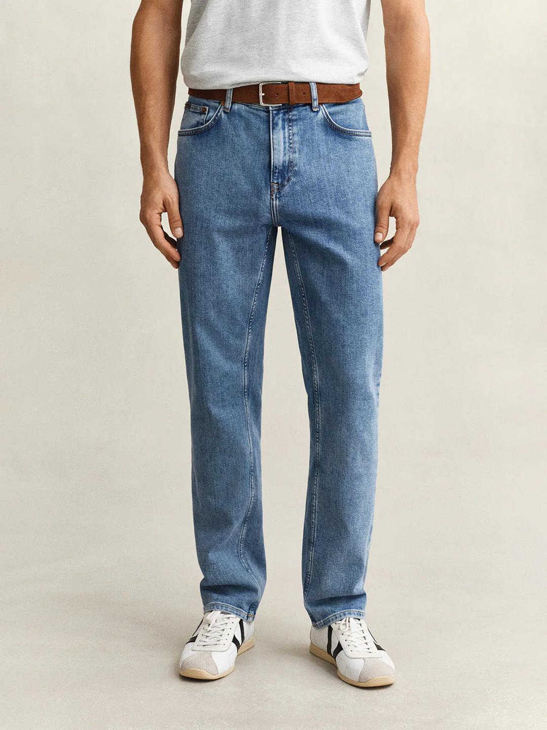 Gant Men Blue Solid Stretchable Regular Fit Jeans