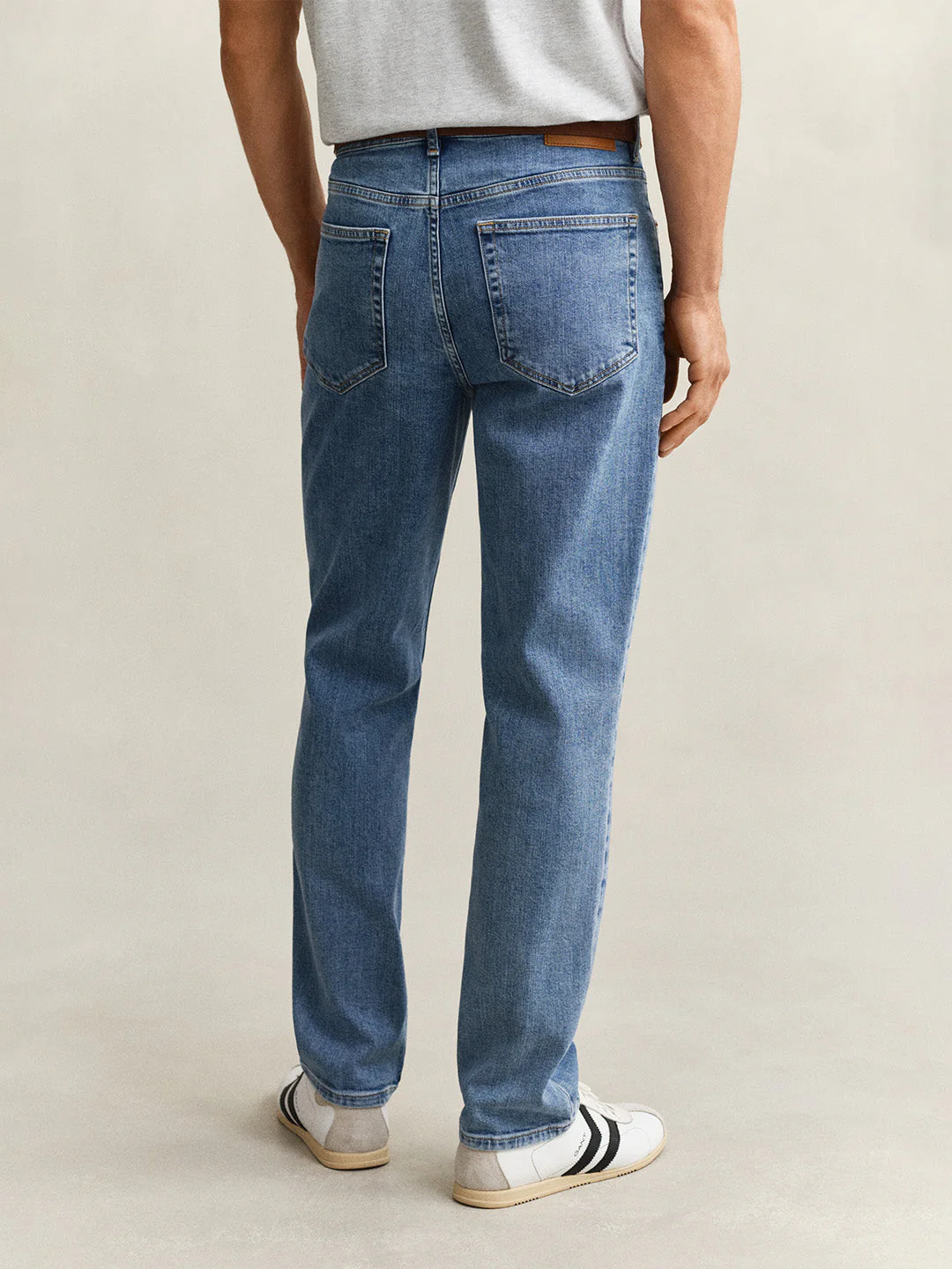 Gant Men Blue Solid Stretchable Regular Fit Jeans - Image 5