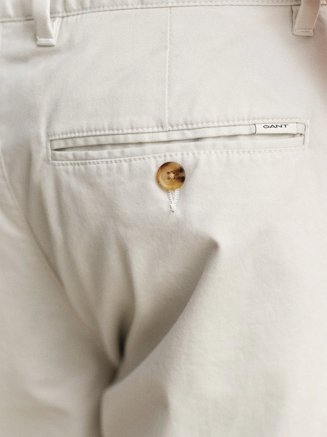 Gant Men Off White Solid Stretchable Regular Fit Trouser - Image 3