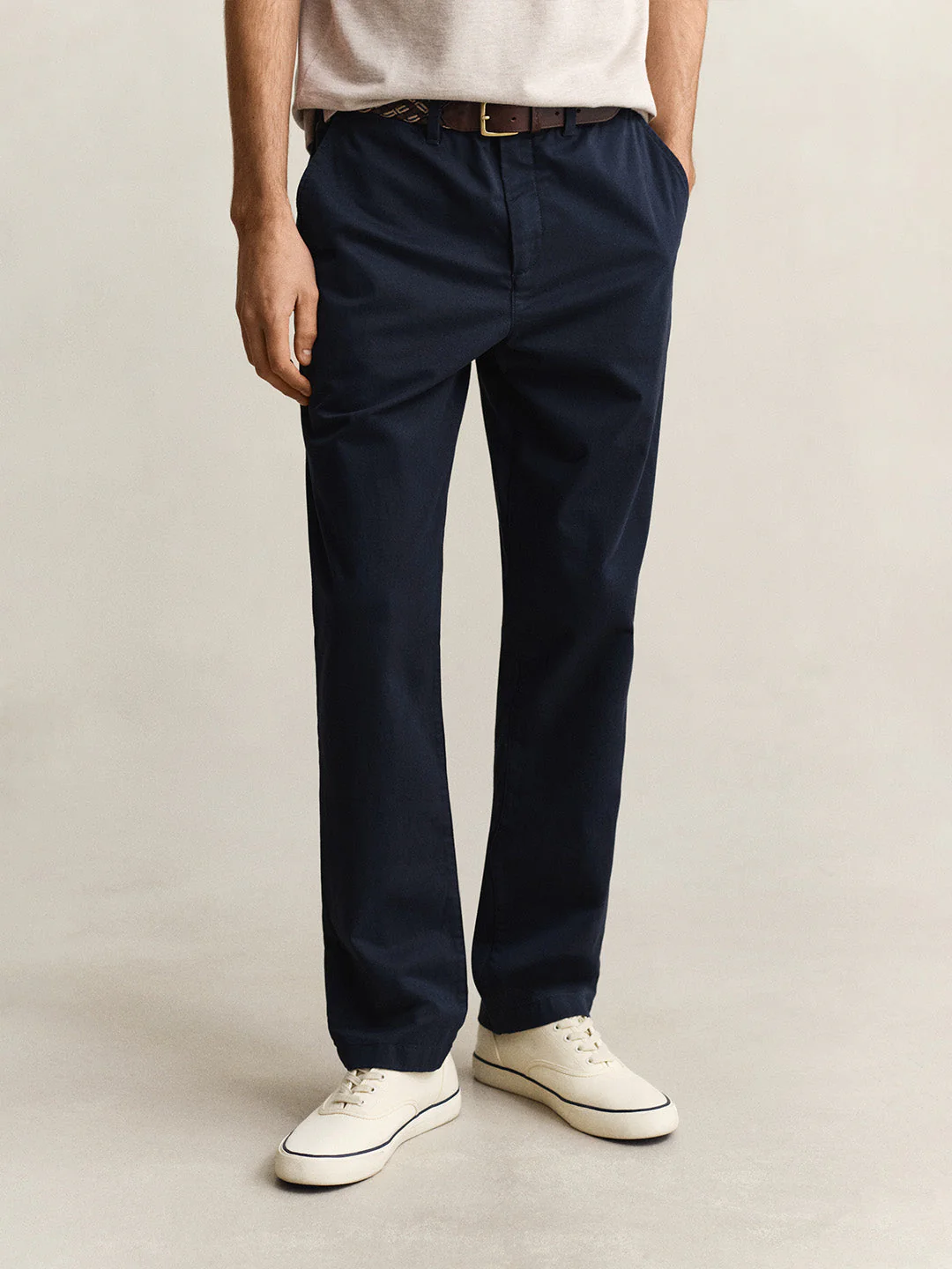 Gant Men Navy Blue Solid Stretchable Regular Fit Trouser