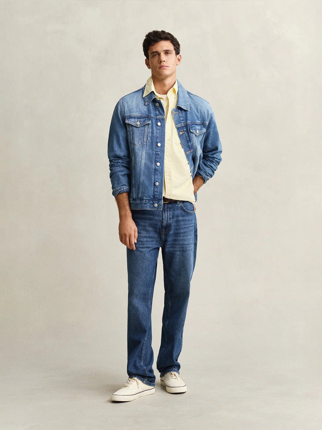 Gant Men Yellow Solid Regular Fit Classic Oxford Shirt - Image 4