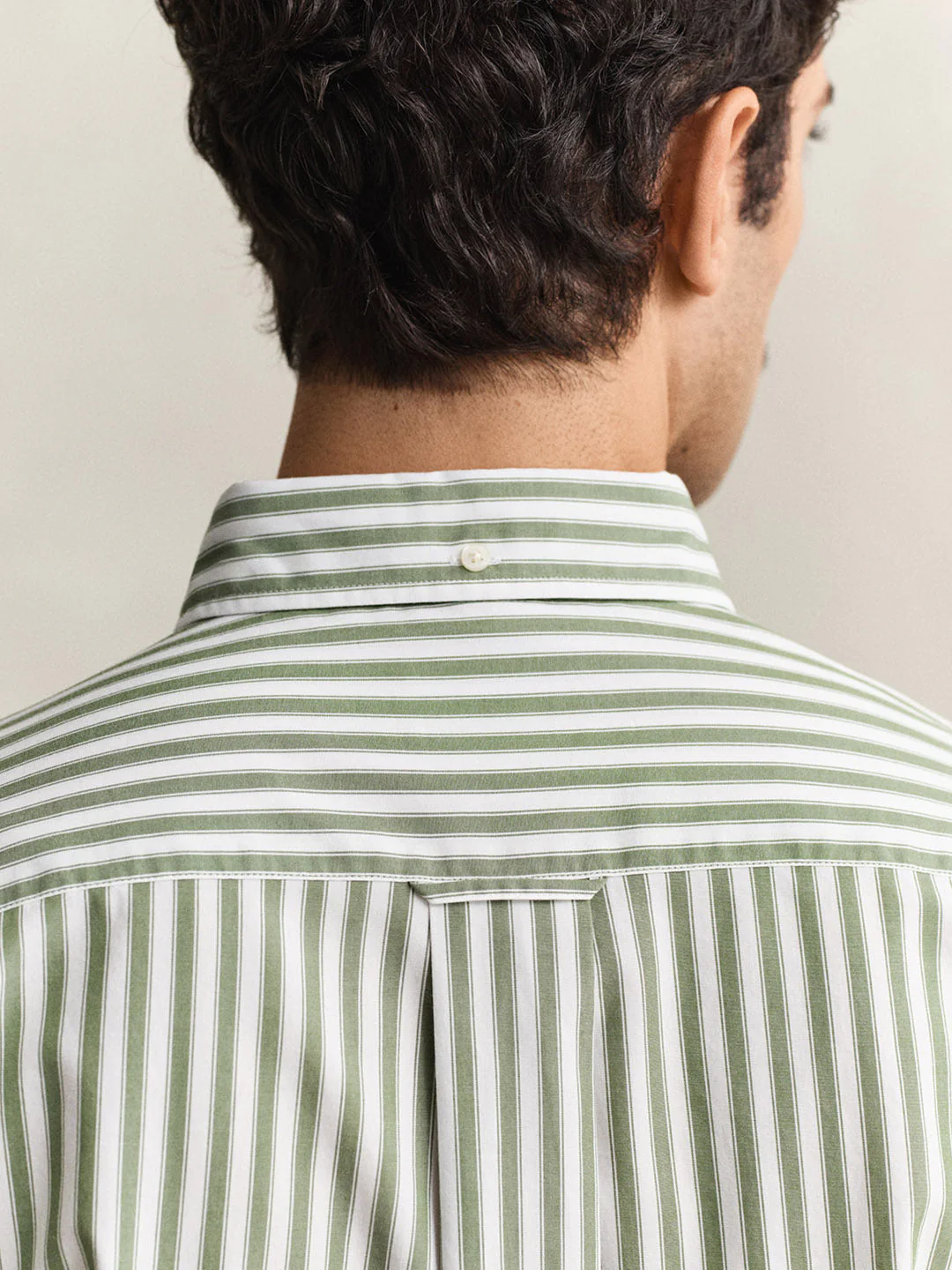 Gant Men Green Striped Regular Fit Classic Poplin Shirt - Image 2