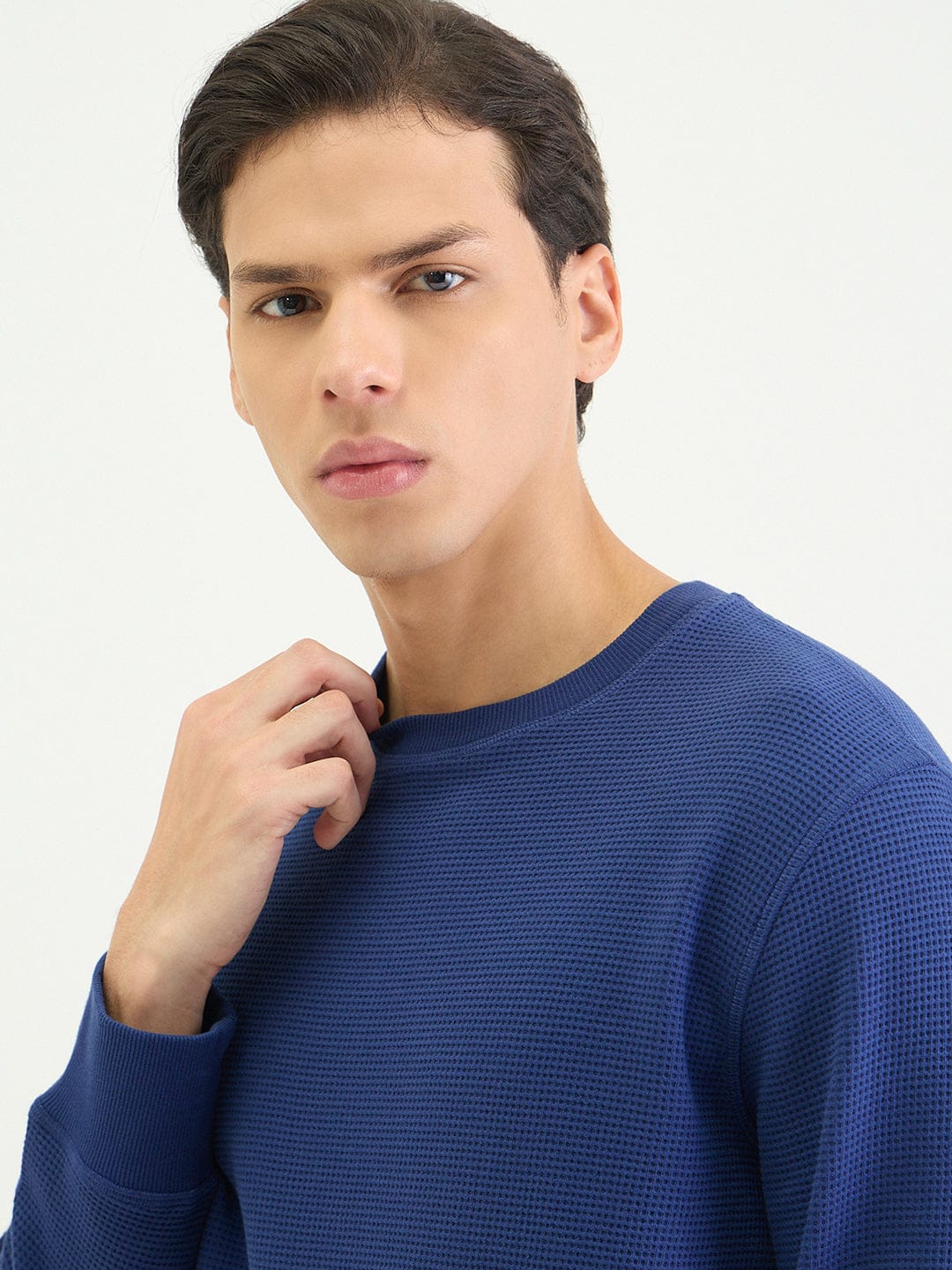 Gant Men Regular Dark Blue Textured Sweatshirt - Image 2