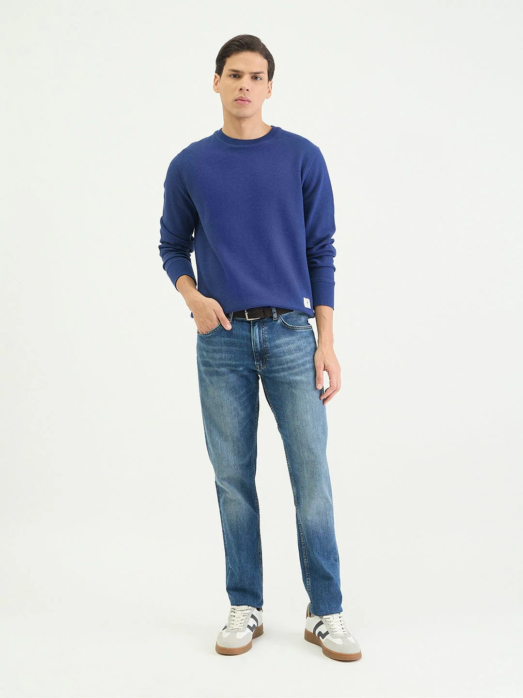 Gant Men Regular Dark Blue Textured Sweatshirt - Image 4