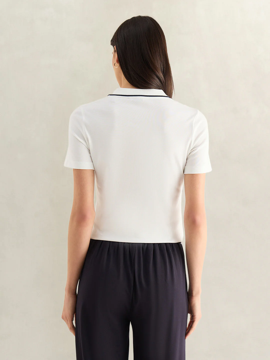 Gant Women White Solid Slim Fit Polo T-Shirt - Image 2