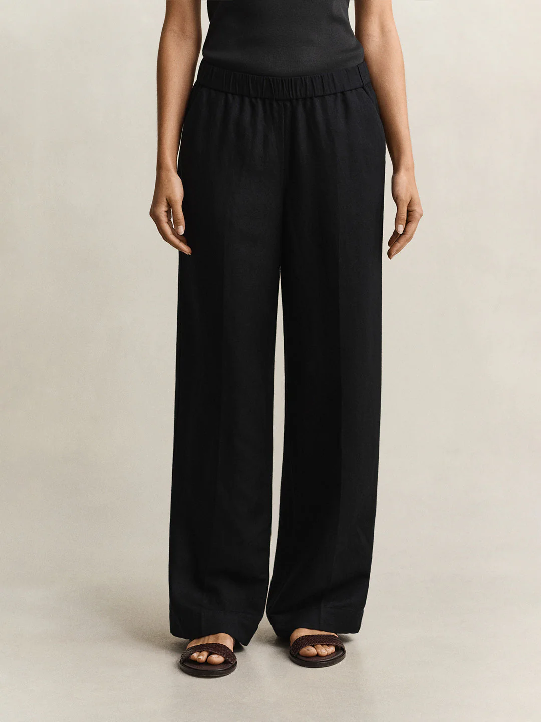 Gant Women Black Solid Relaxed Fit Linen Trouser