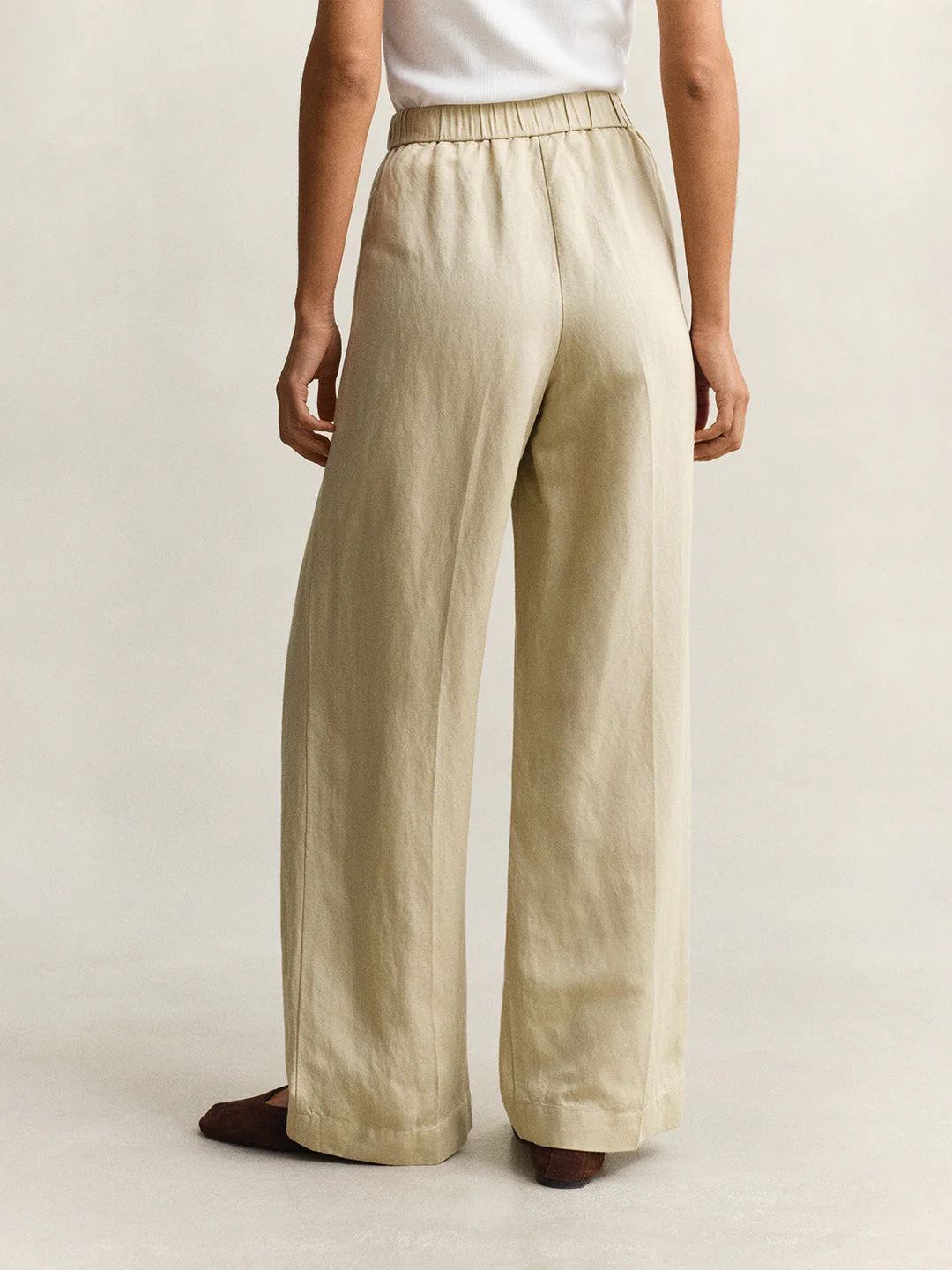 Gant Women Beige Solid Relaxed Fit Linen Trouser - Image 3